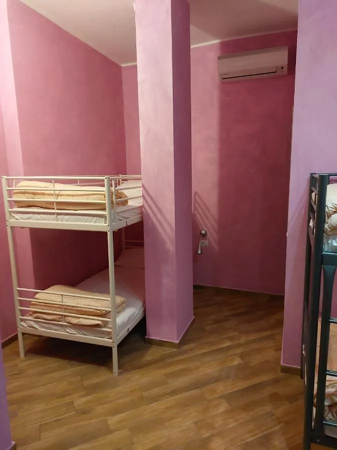 Gloria Hostel Milano إيطاليا
