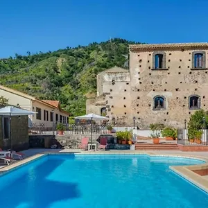https://terralcantara-il-borgo.sicilyhotelsitaly.net