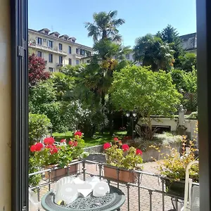 Otel Charly, Milano