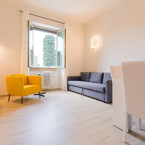 https://isola-suite.it-lombardy.com